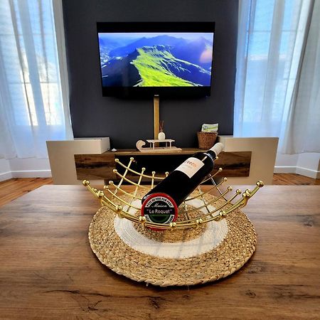 Chaleureux Appartement Refait A Neuf Vic-sur-Cère エクステリア 写真
