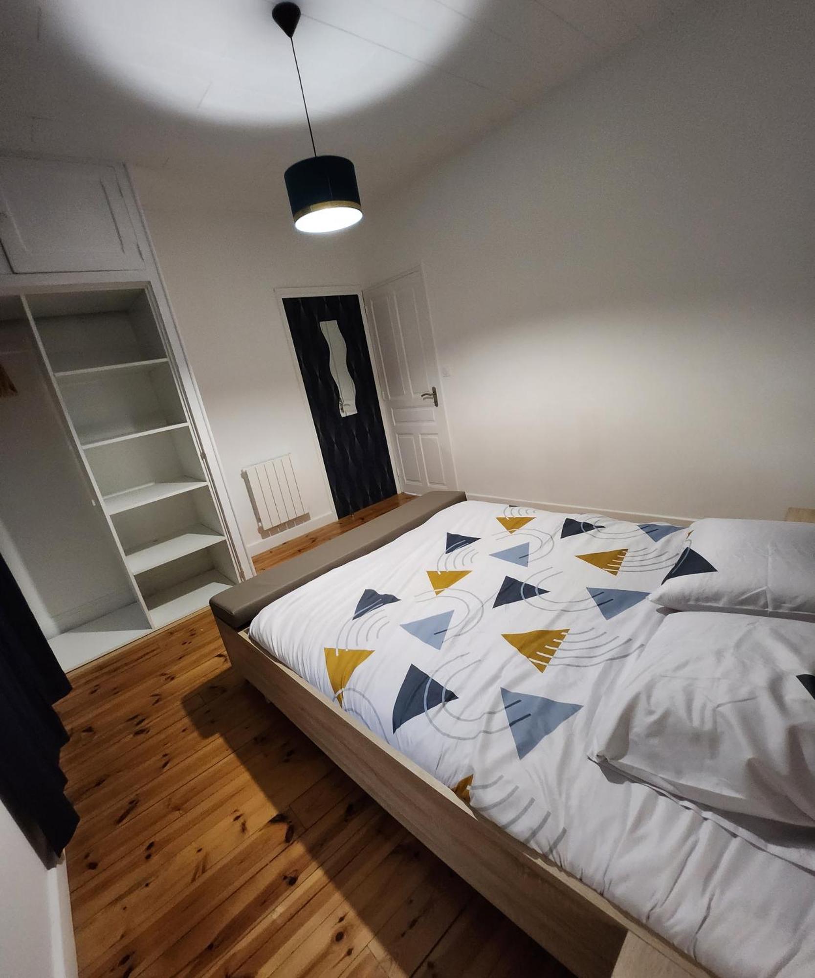 Chaleureux Appartement Refait A Neuf Vic-sur-Cère エクステリア 写真